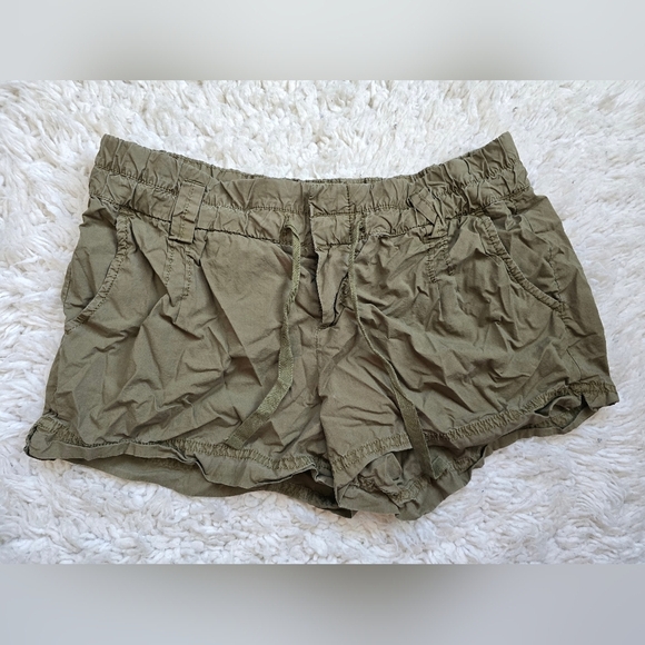 Gap Olive Green Women's Shorts - Picture 1 of 7